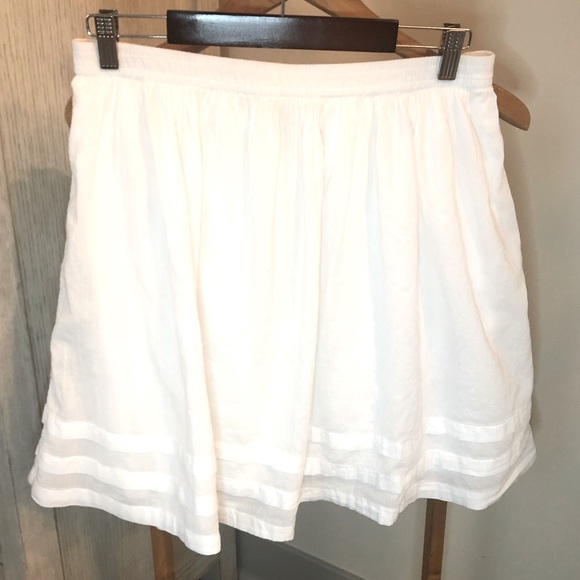 Old Navy Dresses & Skirts - Women’s Old Navy 100% Cotton mini skirt White Size Medium